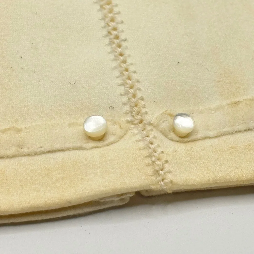 NOS Vintage Cream‎ Fabric Gloves Mother of Pearl Buttons Size 7.5 Mid-Century